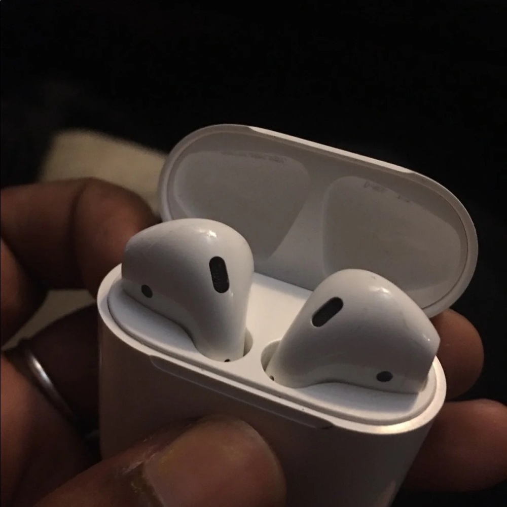 Apple AirPods second generation